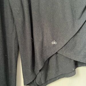 Alo yoga mock neck top